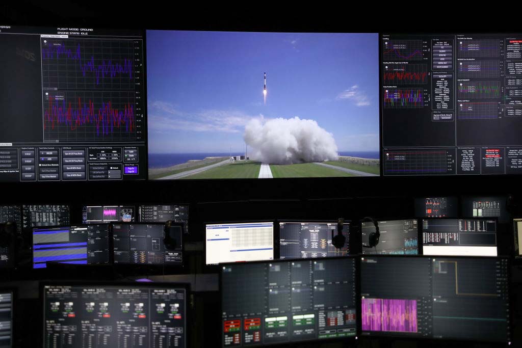 米企業が日本の軍民両用衛星コンステレーション向けに30基の衛星を